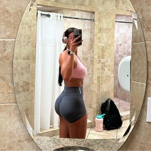 Dark grey dynamic dfyne shorts!!